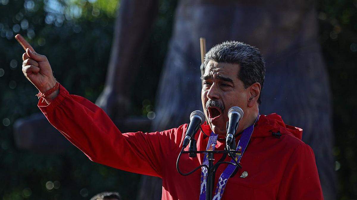 El Gobierno de Nicolás Maduro manifestó el miércoles que ve con “extrema alarma” el uso de la CIA como “una amenaza” contra Venezuela, un conjunto de acciones que, dijo, forman parte de “maniobras” que buscan “legitimar una operación” de “cambio de régimen” en el país.