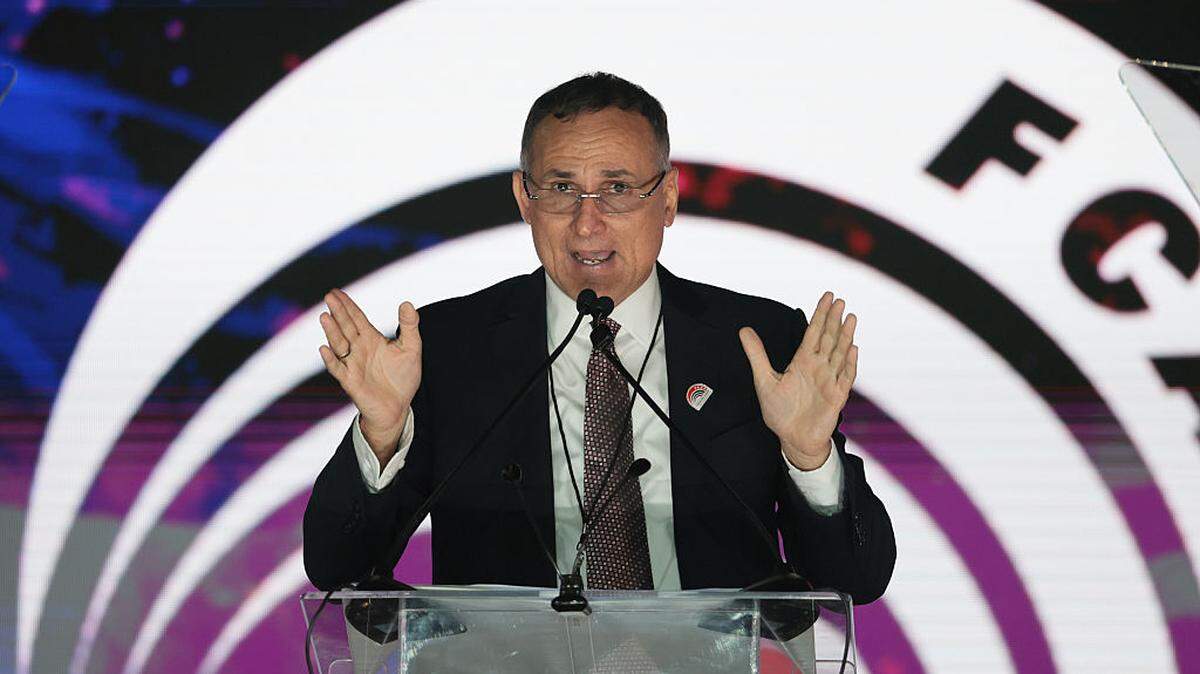 José Daniel Ferrer, líder de la oposición cubana, habla durante una manifestación por una Cuba Libre que reunió a líderes políticos, activistas, artistas y miembros de la comunidad el 24 de marzo de 2026 en Hialeah, Florida.