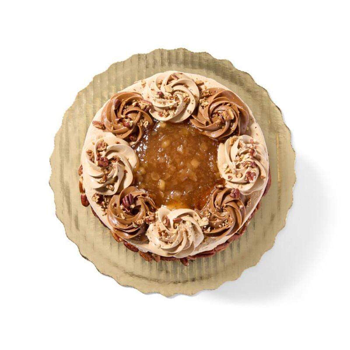 El pastel de manzana, caramelo y nuez de Publix es el pastel del mes de noviembre de 2025 en la panadería de Publix.