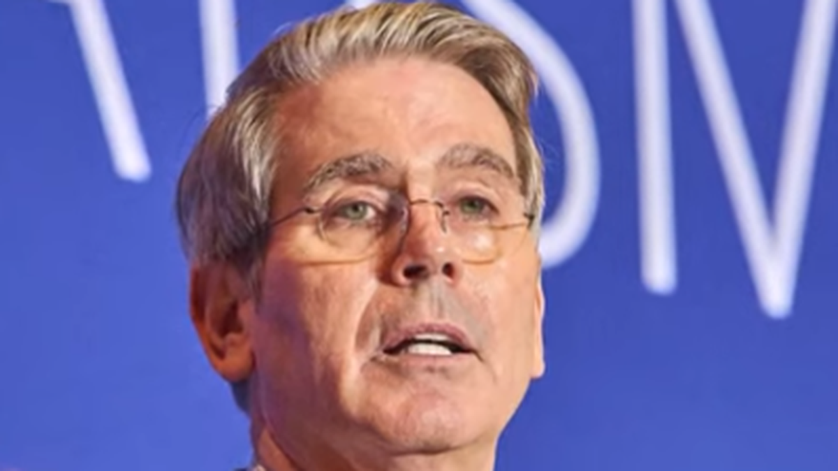 El presidente electo estadounidense, Donald Trump, confirmó este viernes que el multimillonario Scott Bessent, inversor y administrador de fondos, es su elegido para ocupar el puesto de secretario del Tesoro de su futuro gobierno.