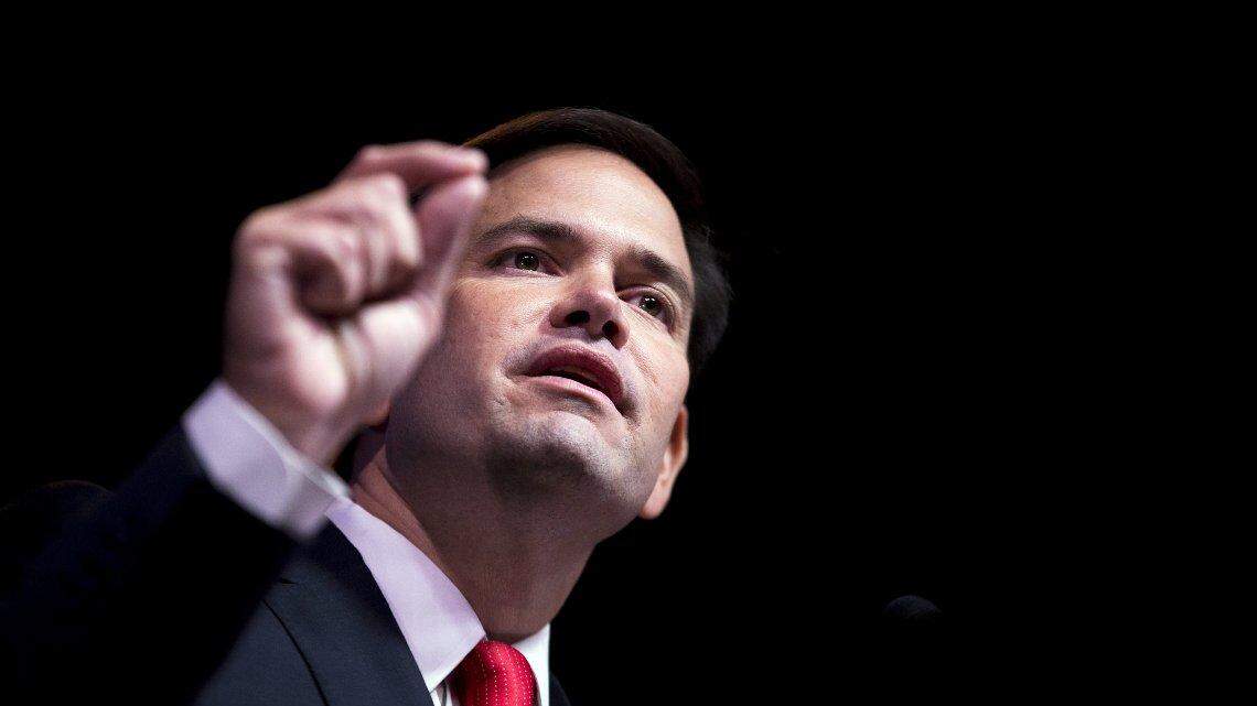 El precandidato presidencial republicano Marco Rubio, senador de Florida, da un discurso durante el evento RedState Gathering, el viernes 7 de agosto, en Atlanta, Georgia. 