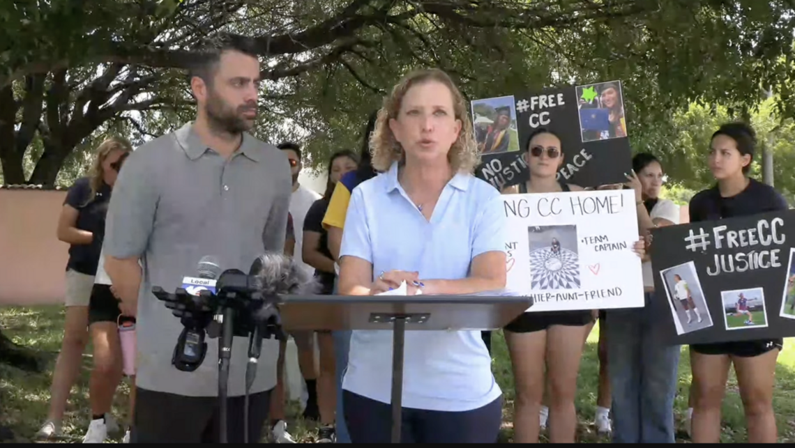 Denuncian que en el centro de detención de ICE en Broward hay migrantes con ‘estatus legal’