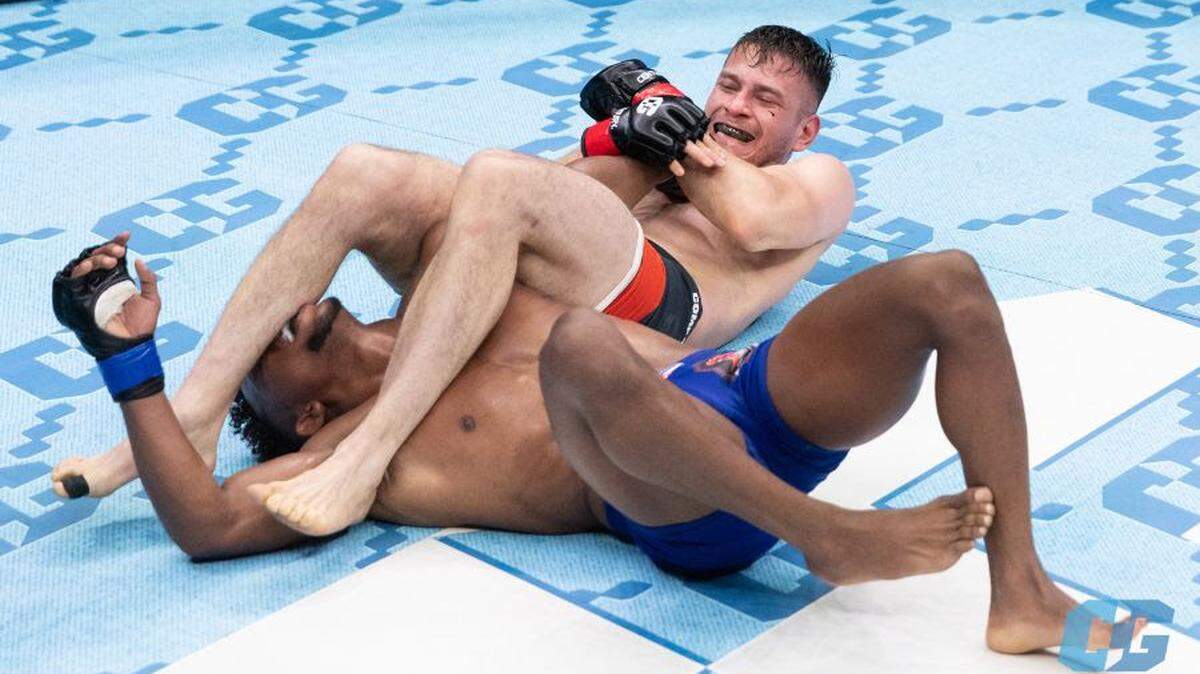 El mexicano Víctor “Ragnar’’ Cisneros (arriba) buscará regresar con una victoria en la pelea estelar en el peso gallo de Combate Global, el viernes 21 de octubre.