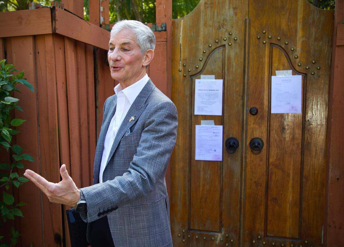 Marc Sarnoff, ex comisionado que representa a Carollo, dijo que incluso la intención de vivir en la casa la protege de la confiscación en virtud de la Constitución de la Florida.