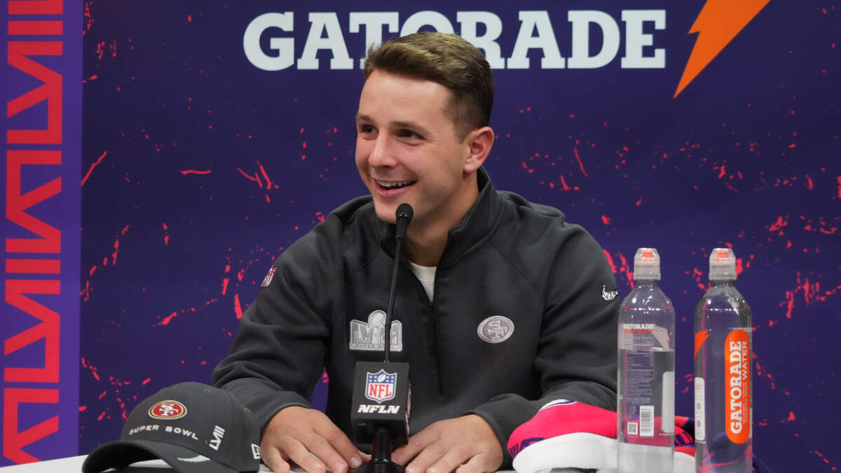 El quarterback de los 49ers de San Francisco Brock Purdy se fue a tiempo extra en la noche de apertura del Super Bowl y expresó que estaba listo para arruinar el viaje de Taylor Swift a Las Vegas.