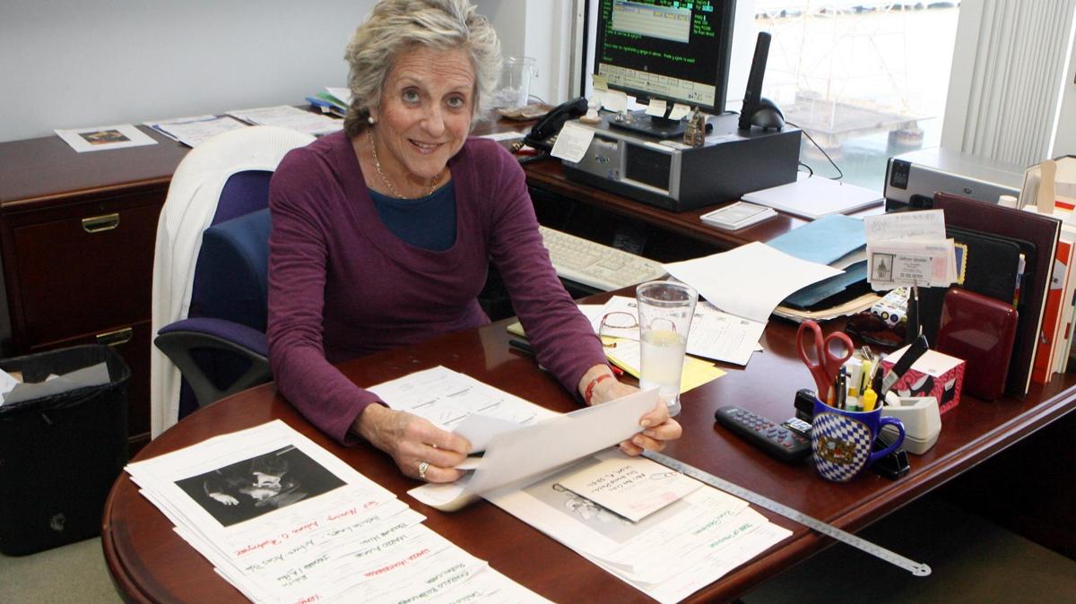 La periodista y escritora cubana Gloria Leal falleció en Miami el domingo 16 de marzo del 2025. Leal, que fue directora asociada de el Nuevo Herald, contribuyó al avance y cobertura de la cultura, las artes y las letras en Miami.