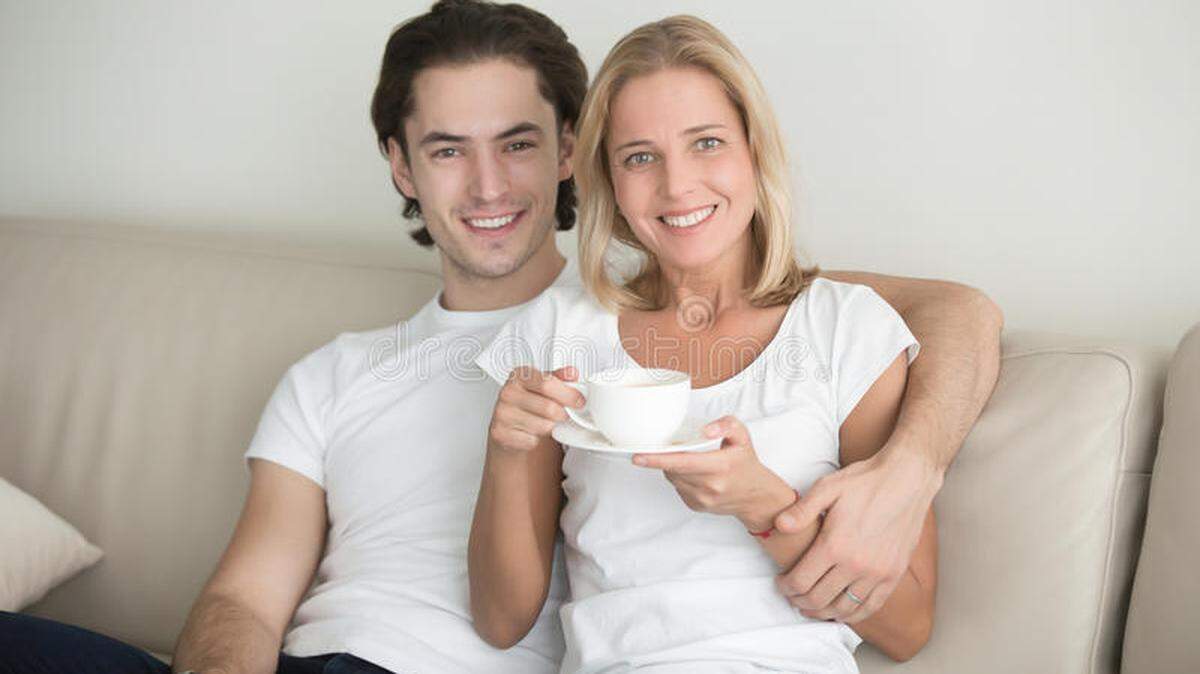 Si sientes que no has tenido suerte en el amor, quizás es tiempo de cazar un joven; pero recuerda que como cualquier juego encontrarás de todo: aventureros y serios.