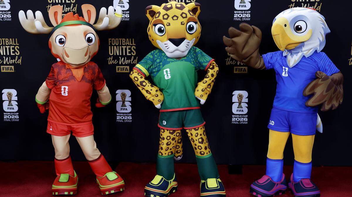 De izquierda a derecha, Maple (Canadá), Zayu (México) y Clutch (Estados Unidos), las tres mascotas del Mundial de fútbol 2026. 