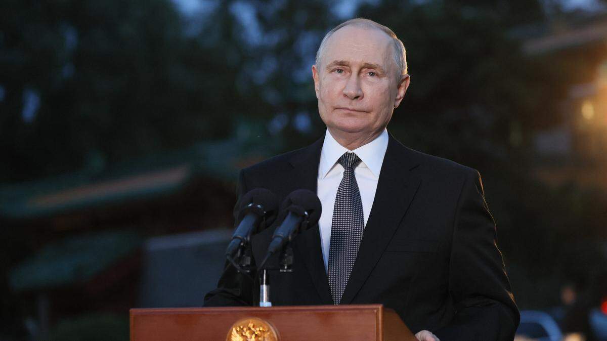 El presidente de Rusia, Vladimir Putin, ofrece una reunión informativa para la prensa rusa en la pensión estatal Diaoyutai el 18 de octubre de 2023.