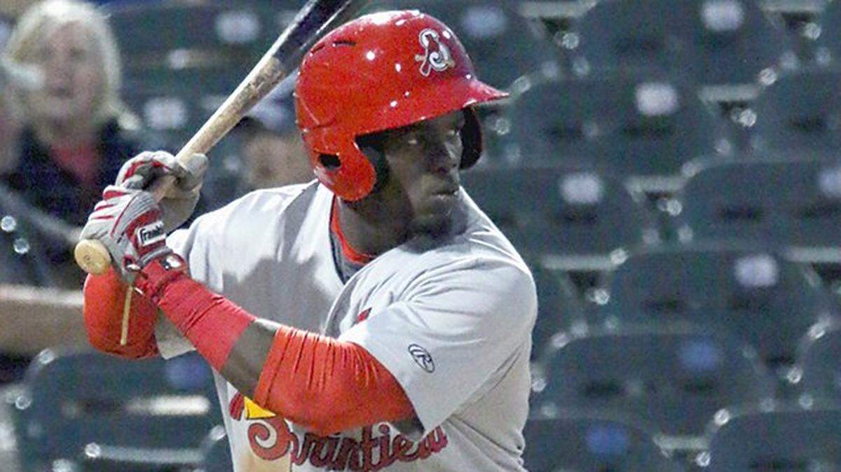 JOSE ADOLIS llega para ayudar a los Cardenales de San Luis.