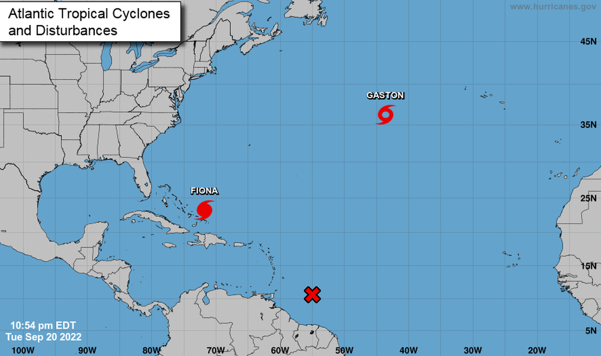El huracán Fiona comenzaría a alejarse de las islas Turcos y Caicos tras azotarlas. La tormenta Gastón se formó en el Atlántico.