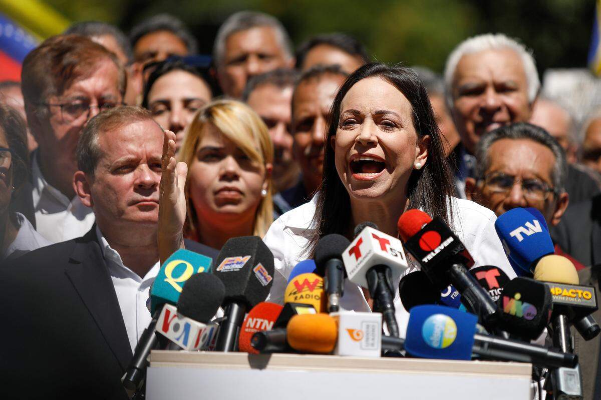 Foto de archivo. La líder opositora venezolana María Corina Machado llamó este martes a mantener “serenidad y firmeza”, luego de que se anunciara que el próximo 28 de julio serán las elecciones presidenciales en las que, hasta ahora, no podrá competir debido a una inhabilitación política que ella considera inconstitucional.