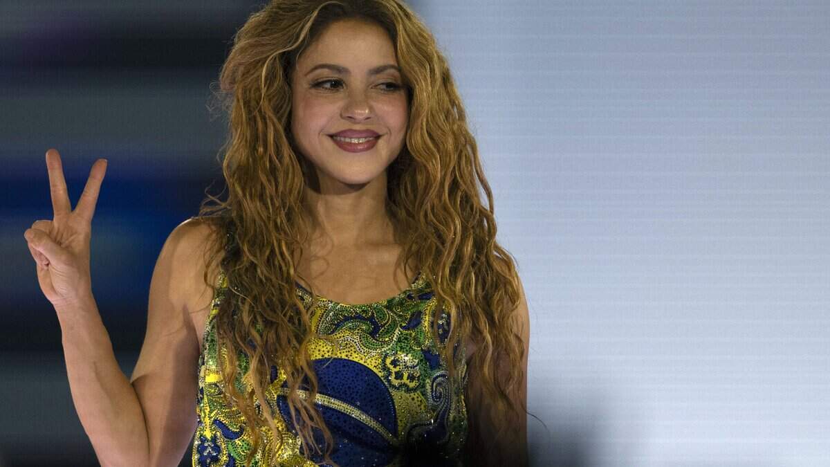 La cantante colombiana Shakira actúa durante un concierto gratuito en la playa de Copacabana, en Río de Janeiro, Brasil, el 2 de mayo de 2026.