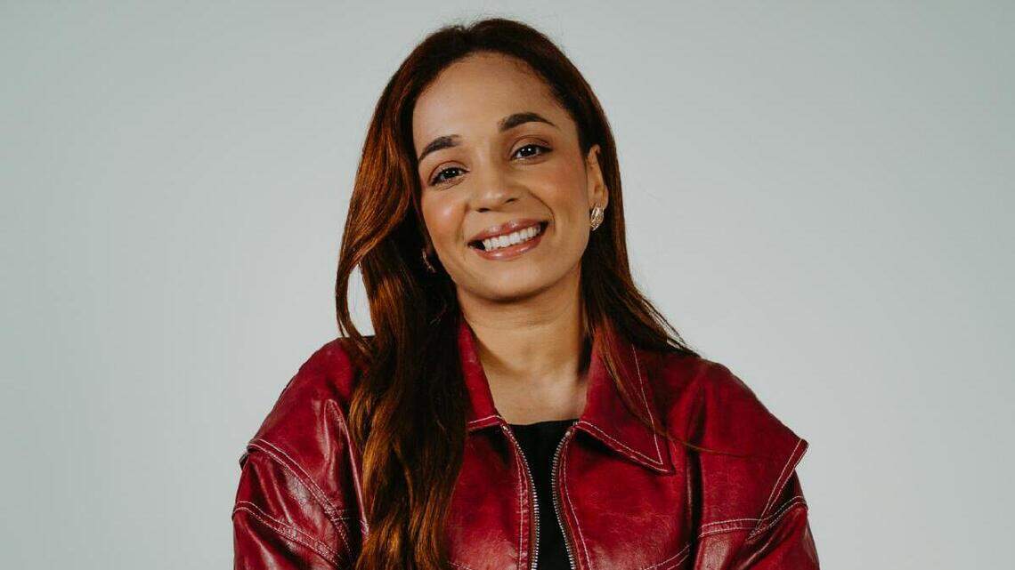 La cantante Karen Espinosa presenta el disco “Aceite nuevo”
