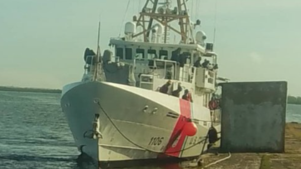 Cuba recibió este miércoles a 43 migrantes irregulares devueltos por el Servicio de Guardacostas de Estados Unidos (USCG) y, con ellos, suman ya 1.312 los deportados a la isla desde diferentes países en 2024, informaron medios oficiales.