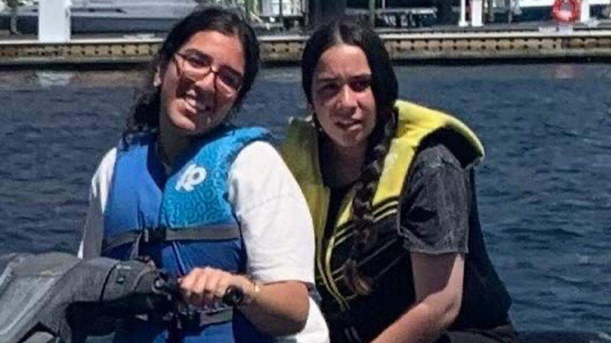 Aviva Bracha Nisanov y Rachel Aliza Nisanov viajaban juntas en una moto acuática por el Canal Intracostero cuando chocaron contra un muelle.