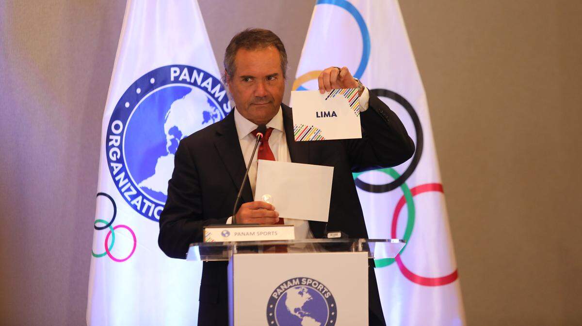 Neven Ilic, presidente de Panam Sports, anuncia a Lima como ganadora de las elecciones para ser la sede de los Panamericanos 2027, el martes 12 de marzo de 2024 en Miami.