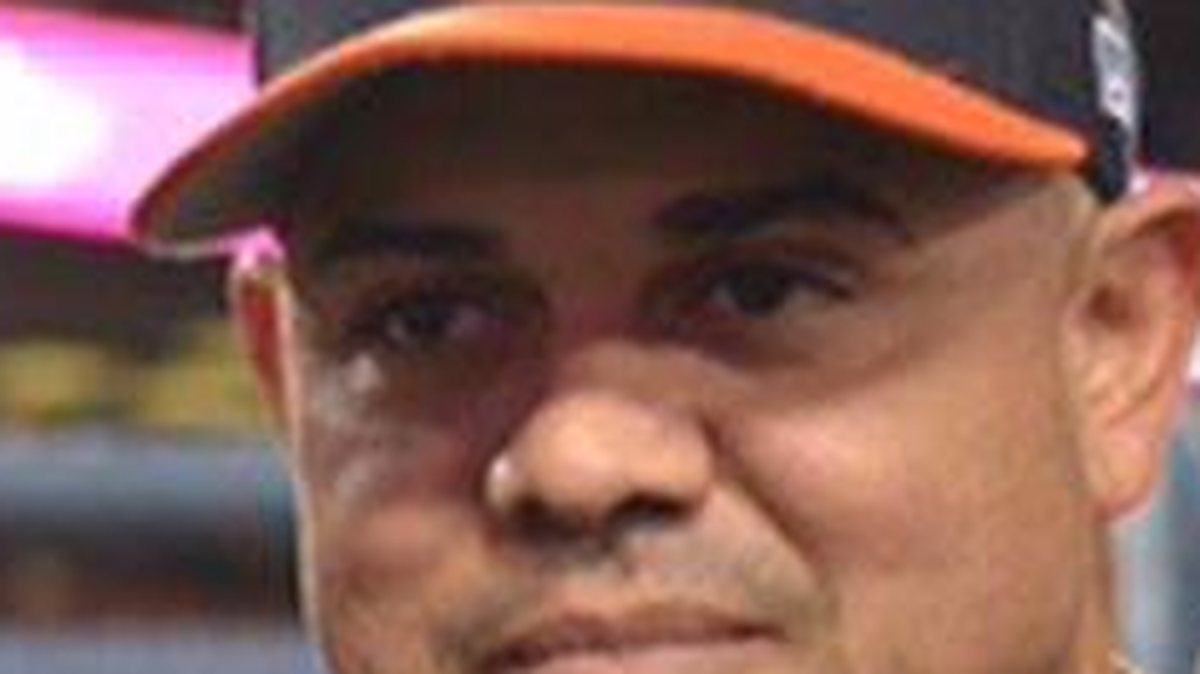 El puertorriqueño Alex Cintrón se convertió en el nuevo entrenador de la primera base de los Astros de Houston después que el actual campeón de la Serie Mundial completó las tres vacantes que tenía para la temporada del 2018.