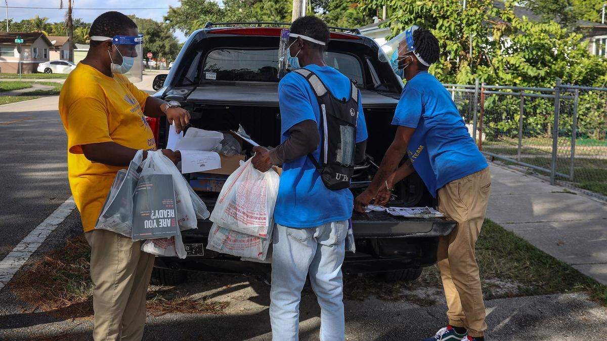 El departamento concedió $100,000 a Saradjine Batrony, investigadora sanitaria haitiana, para ayudar a mejorar la alfabetización en inglés entre la numerosa comunidad haitiana del condado. Recibió el dinero en enero y espera ayudar a un máximo de 100 personas a partir de mayo.  