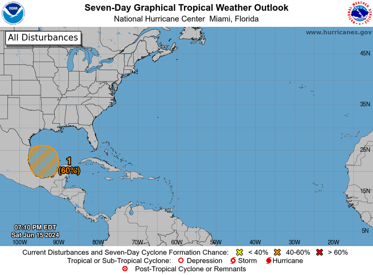 El NHC informó que se ha formado una gran zona de perturbaciones meteorológicas sobre Centroamérica, la Península de Yucatán en México.