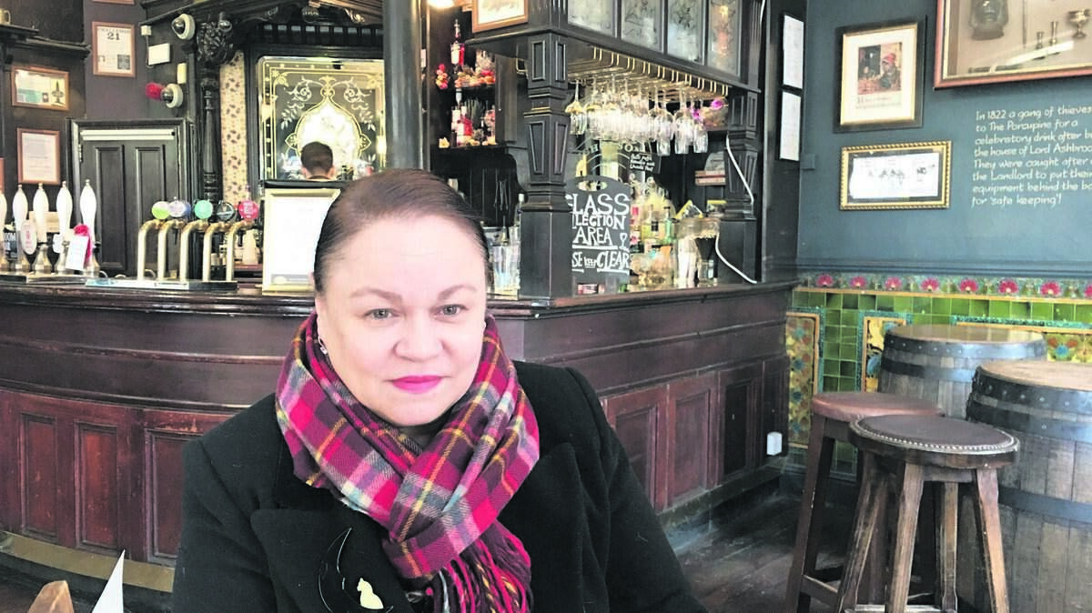 Zoé Valdés acaba de publicar ‘La intensa vida’ (Editorial Almuzara, 2022).