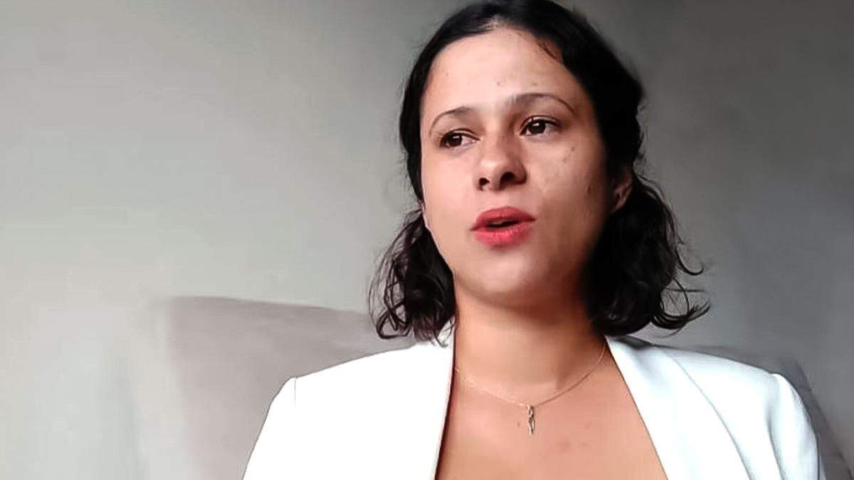La escritora cubana Dainerys Machado Vento durante la conferencia virtual del anuncio de la revista “Granta”.