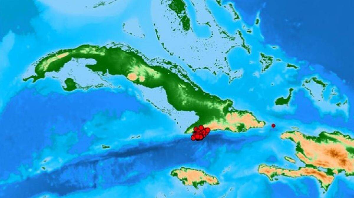 El Servicio Sismológico Nacional Cubano ha registrado 2,300 réplicas luego de los fuertes terremotos del domingo 10 de noviembre, cerca de la ciudad de Granma, en el sureste de la isla.