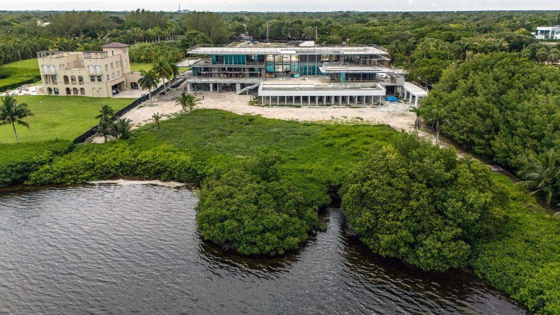The “G House” will be protected by flooding from Biscayne Bay by mangroves that front the property, drainage provided by a private three-hole golf course surrounding it and a main floor elevation of 17 feet. That’s just a few inches higher than the storm surge recorded during Hurricane Andrew near this exact spot in Palmetto Bay.