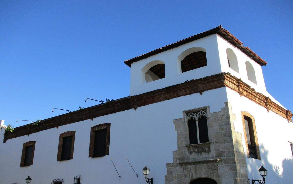 La Casa Tostado.