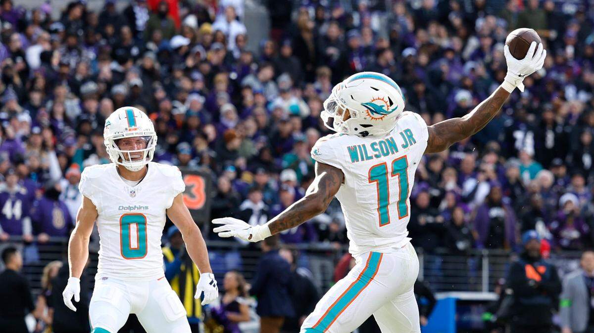 El wide receiver de los Dolphins de Miami Cedrick Wilson Jr. celebra tras anotar un touchdown en el partido ante los Ravens, celebrado el 31 de diciembre de 2023 en Baltimore.