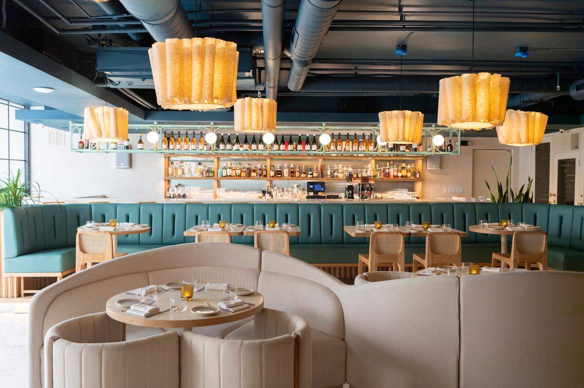 El interior del restaurante portugués Sereia en Coconut Grove.