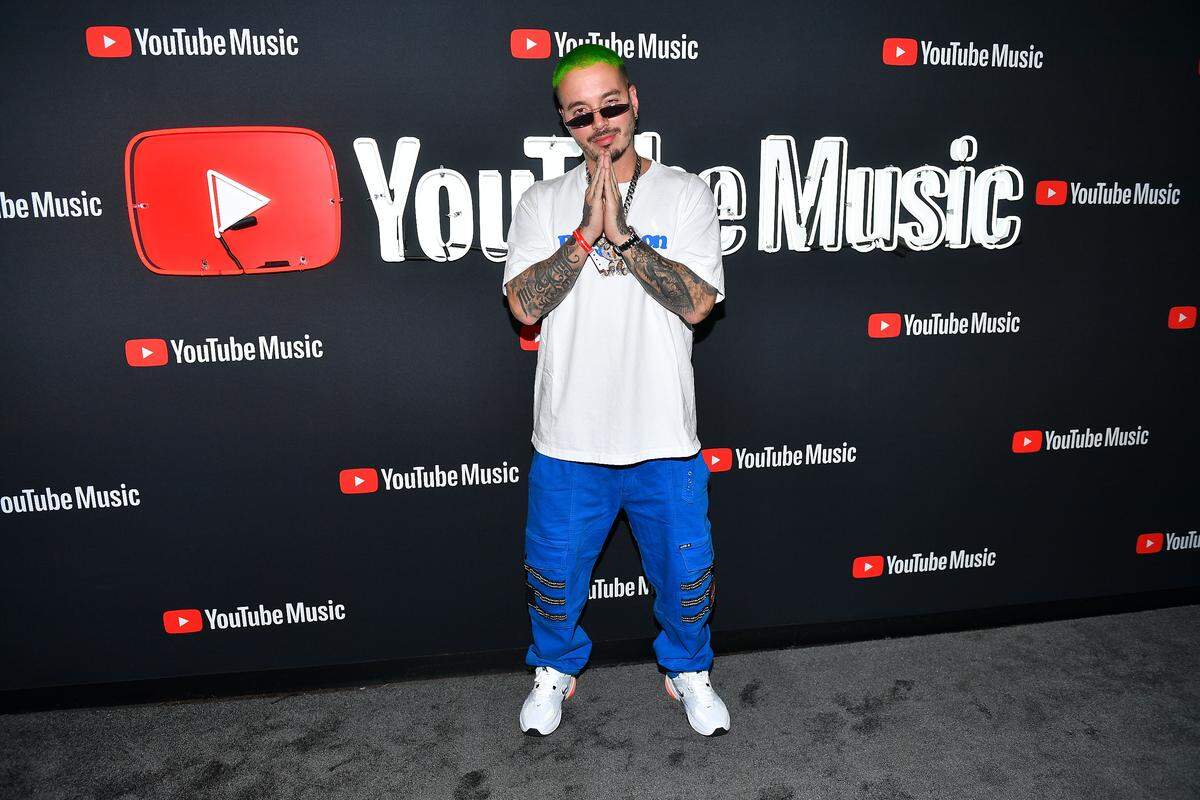 El segundo artista latino más popular en YouTube es J. Balvin. El colombiano consiguió que sus videos fueran visto 7,100 millones de veces.