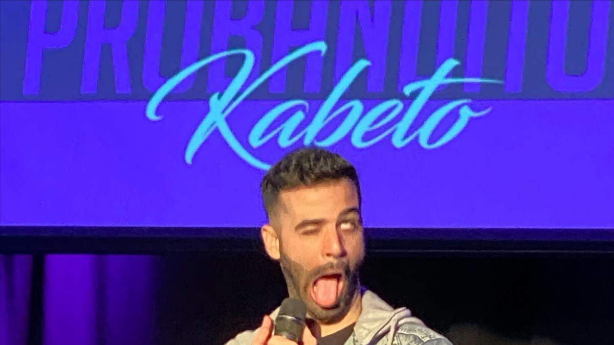 Kabeto en “Probandiote” en el Teatro Trail.