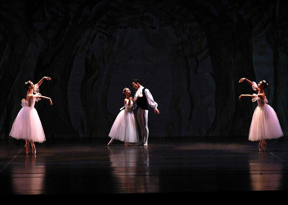 Un momento del ballet “Las Sílfides”.