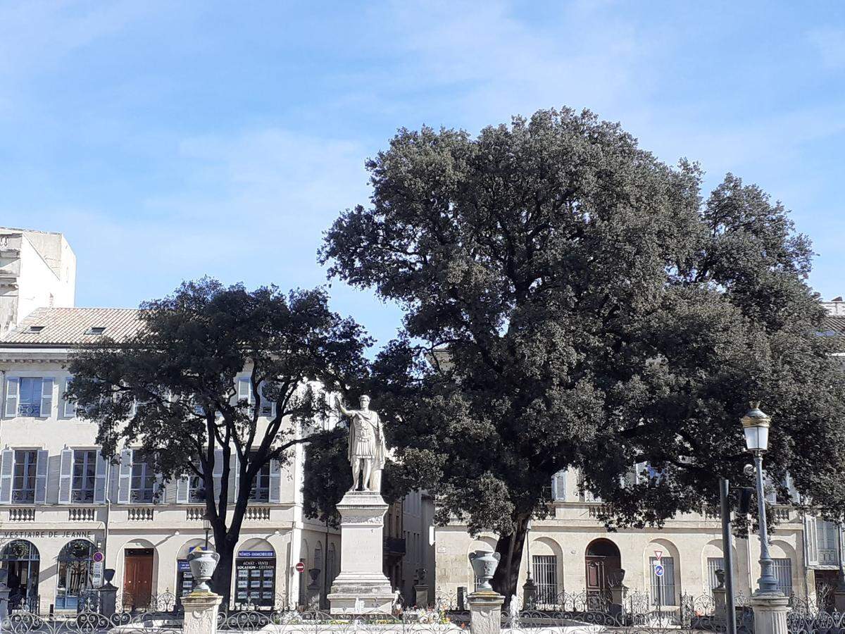 Plaza Antonino, a la memoria del emperador romano.