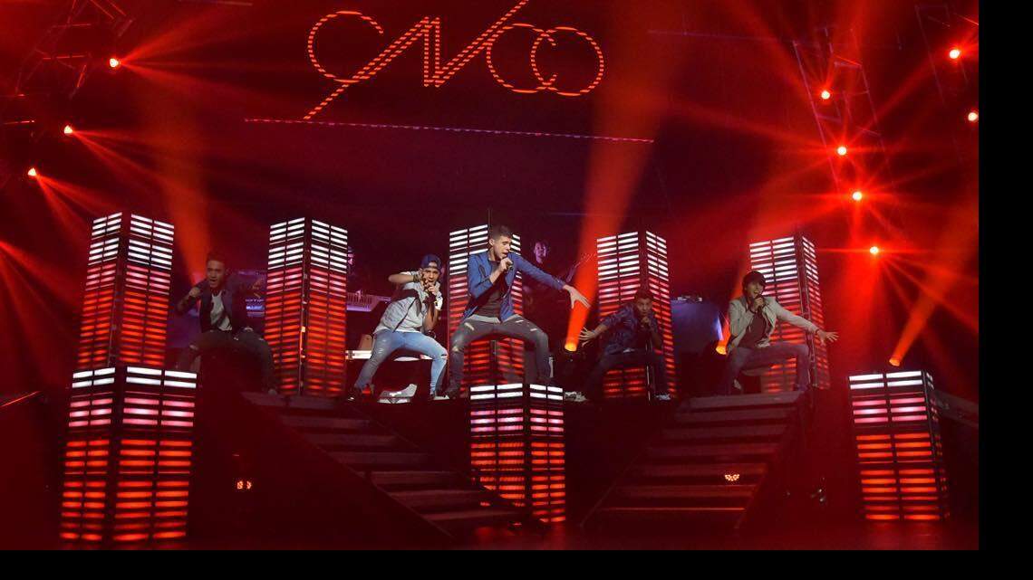 Los integrantes de la agrupación juvenil CNCO, el sábado por la noche durante el concierto en Miami Beach. 