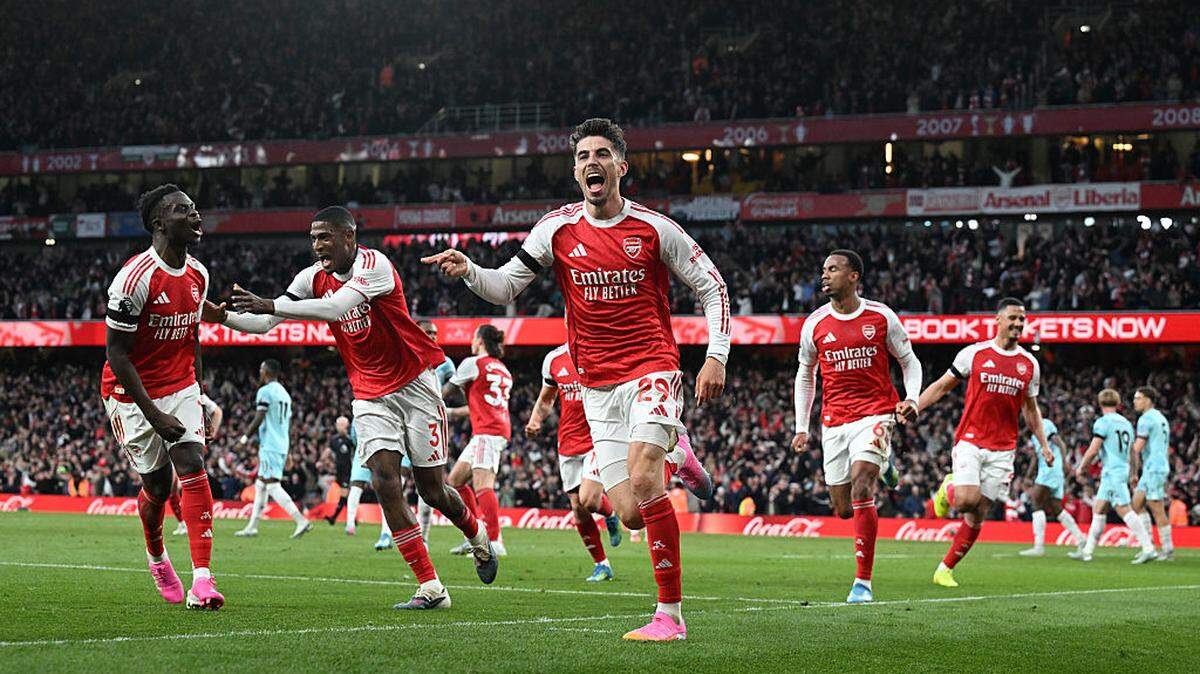 El Arsenal conquistó la Premier League 2025-2026 este martes tras el empate del Manchester City (2º) en la cancha del Bournemouth (1-1), recogiendo el testigo de los Invencibles, el famoso equipo liderado por Thierry Henry que dio la última liga a los Gunners hace 22 años.
