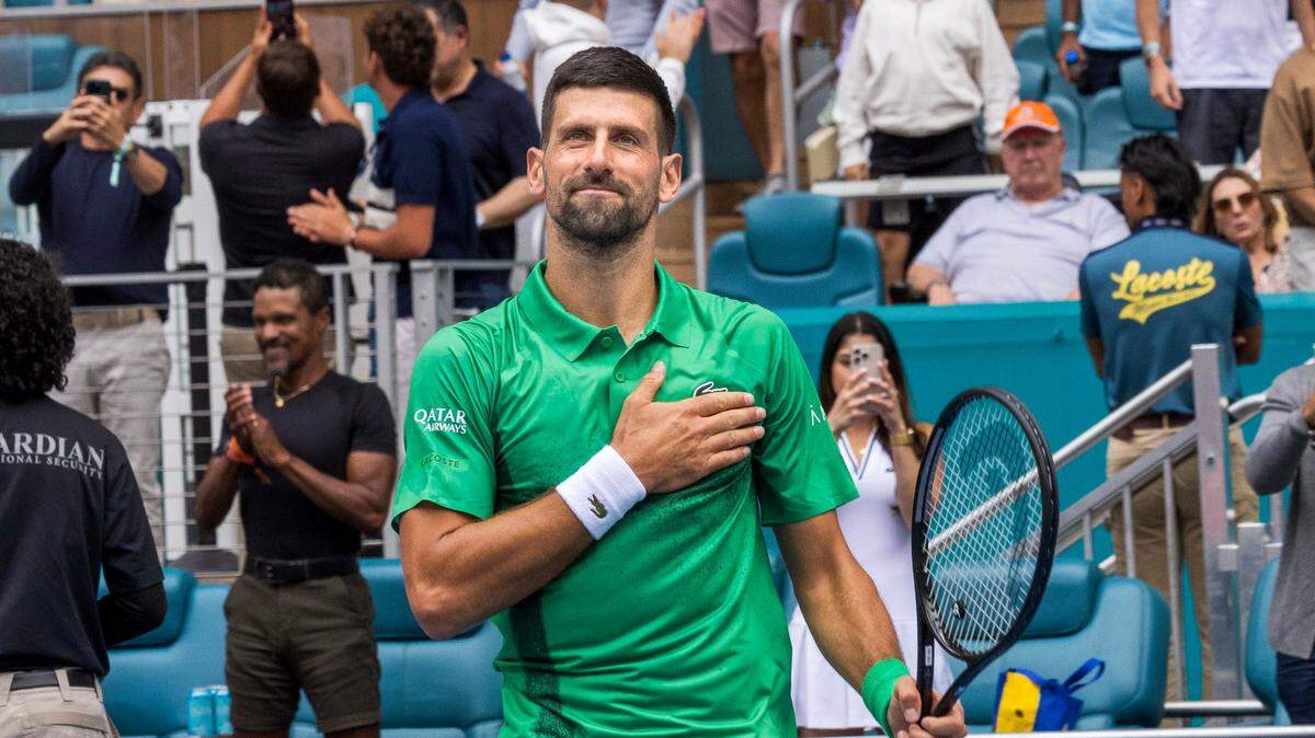 El serbio Novak Djokovic aplastó 6-2, 6-3 el viernes al búlgaro Grigor Dimitrov y avanzó a la final del Masters 1000 de Miami donde pugnará por el título número 100 de su extraordinaria carrera.