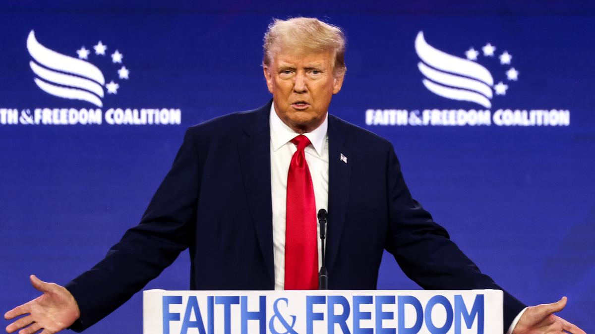 El expresidente Donald Trump aseguró el miércoles que no firmará la promesa de apoyo al nominado republicano en caso de que pierda las primarias presidenciales del Partido Republicano, con lo que incumple un requisito para aparecer en el primer debate del partido, el cual está programado para finales de este mes.