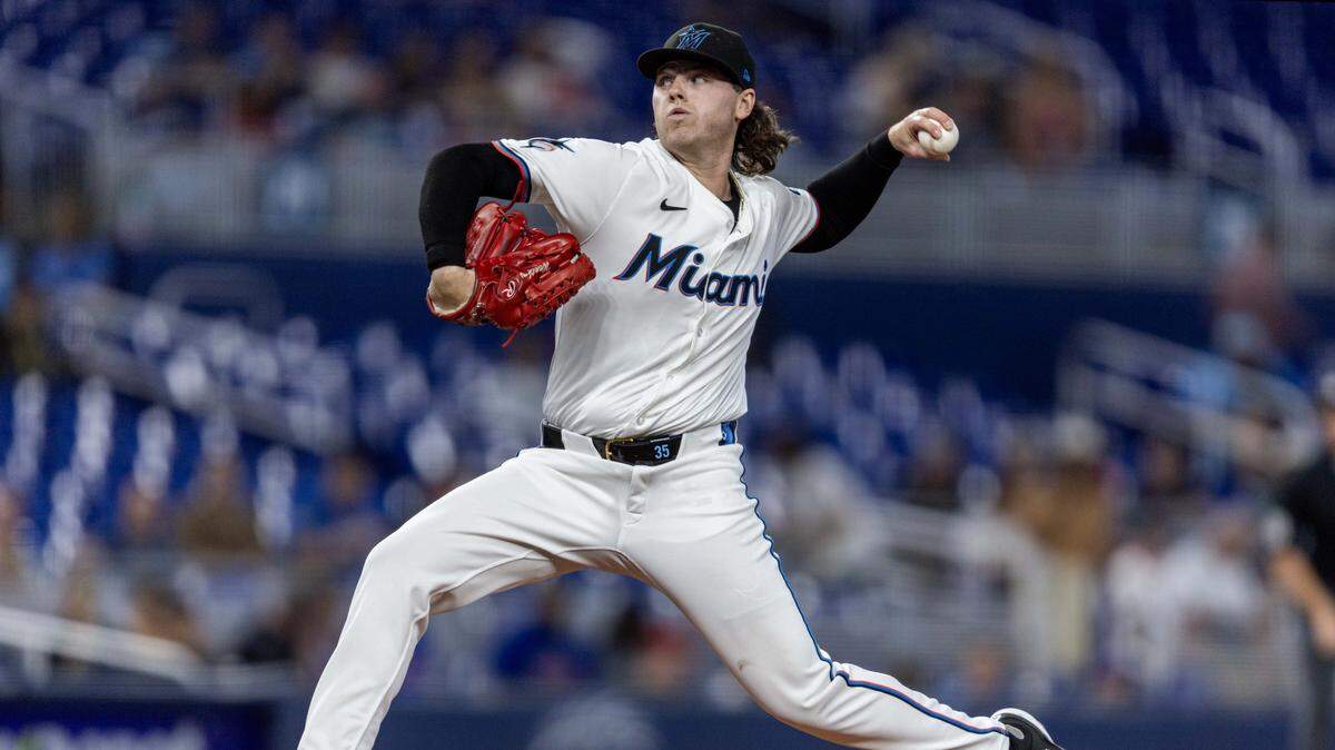 El abridor de los Marlins Ryan Weathers fue cambiado a los Yankees de Nueva York por cuatro prospectos.