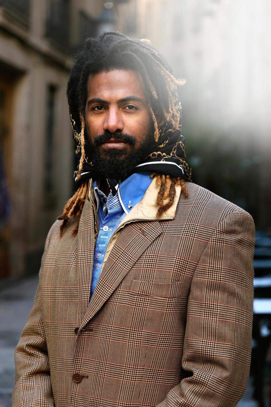 Joao del Monte trae los ritmos tradicionales de su natal Guantánamo a los escenarios de Barcelona, donde se ha dado a conocer como ‘el cubano gitano’.