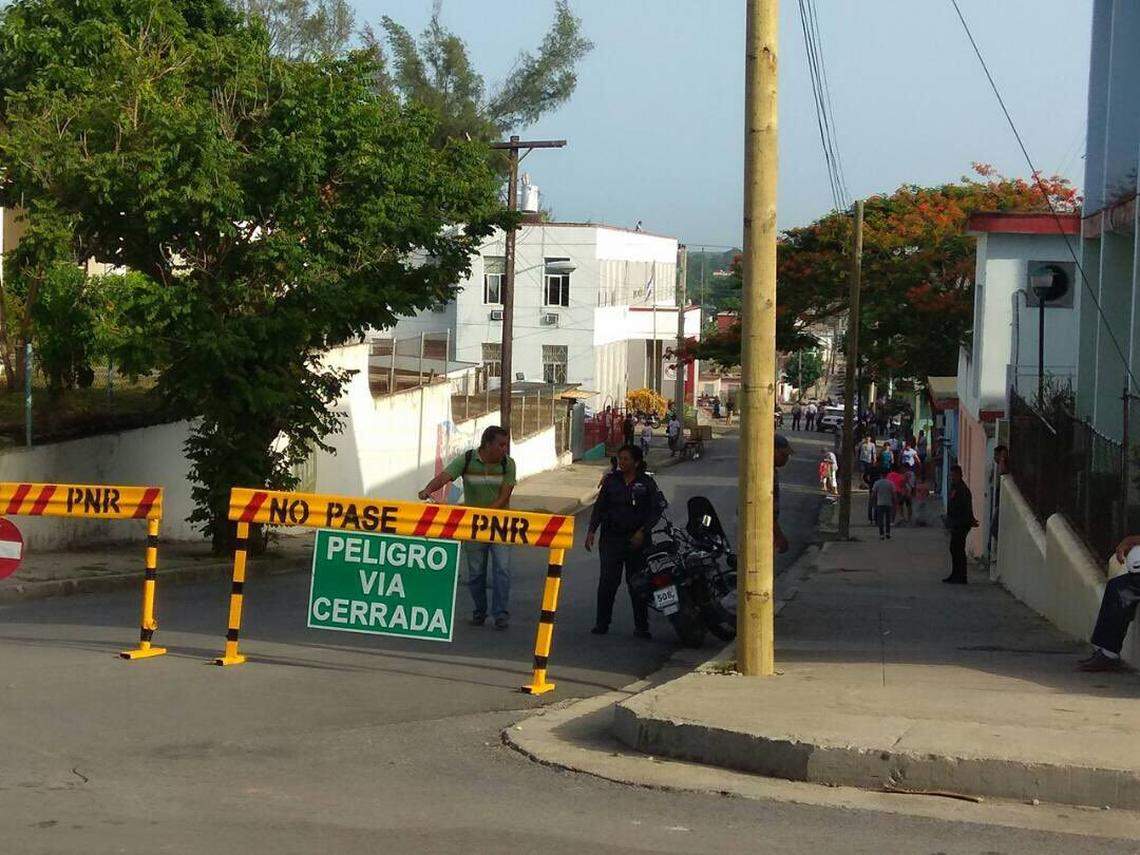 Desde horas tempranas en la mañana la policía cerró las calles que conducen al Tribunal Provincial de Cienfuegos.