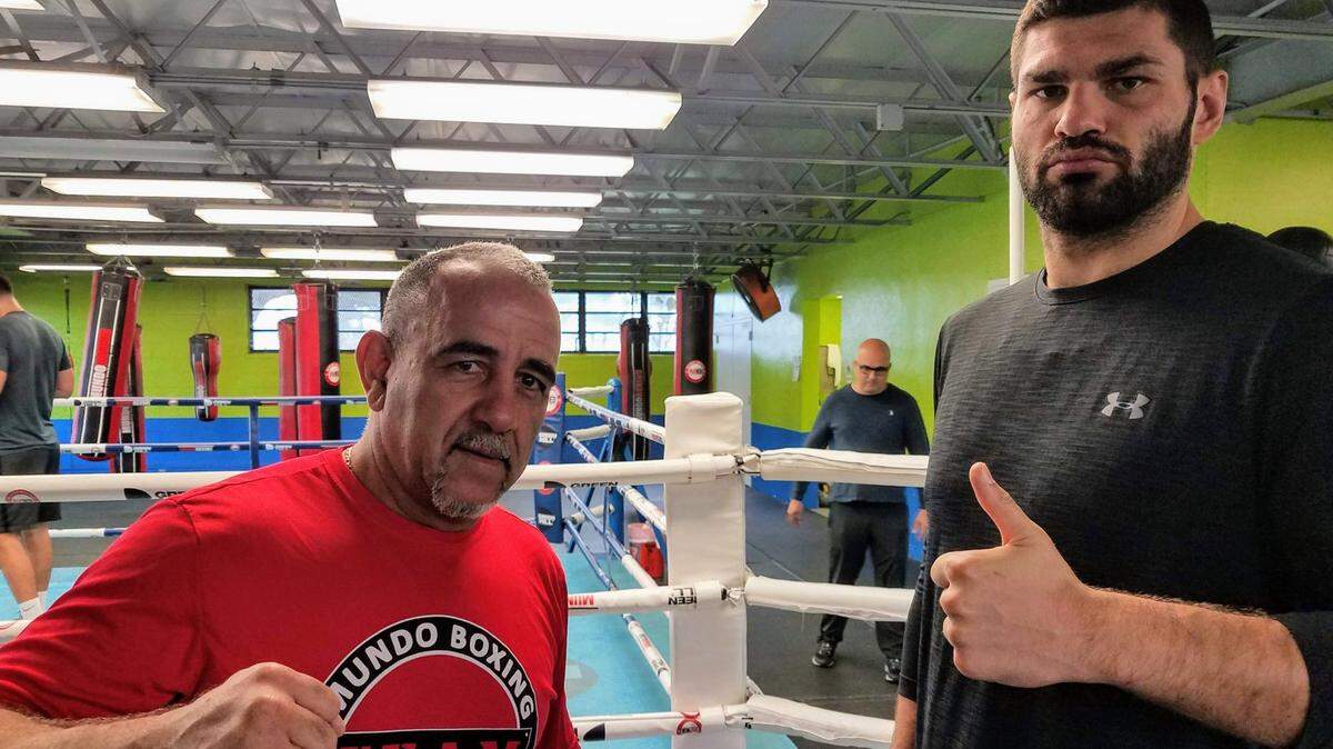 PEDRO DIAZ y su pupilo Filip Hrgovic en el gimnasio de Miami.