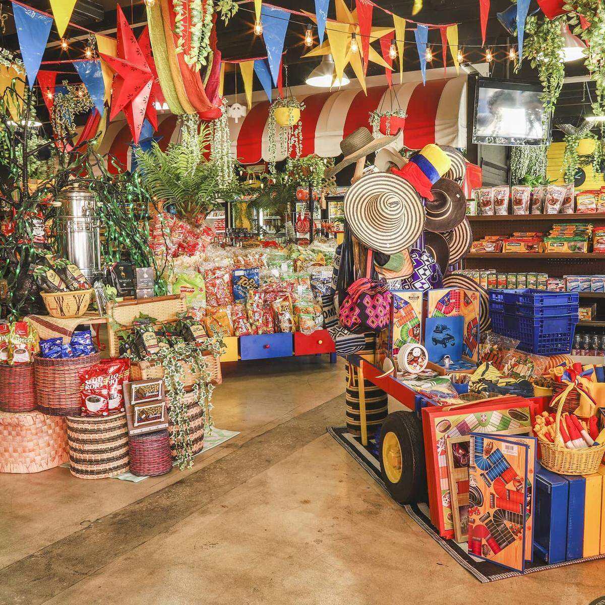 La decoración colorida de este acogedor restaurante te hará sentir como en Colombia. El establecimiento también cuenta con un mercado dónde podrás conseguir una gran variedad de artículos colombianos que te ayudarán a satisfacer la nostalgia de estar lejos de casa.