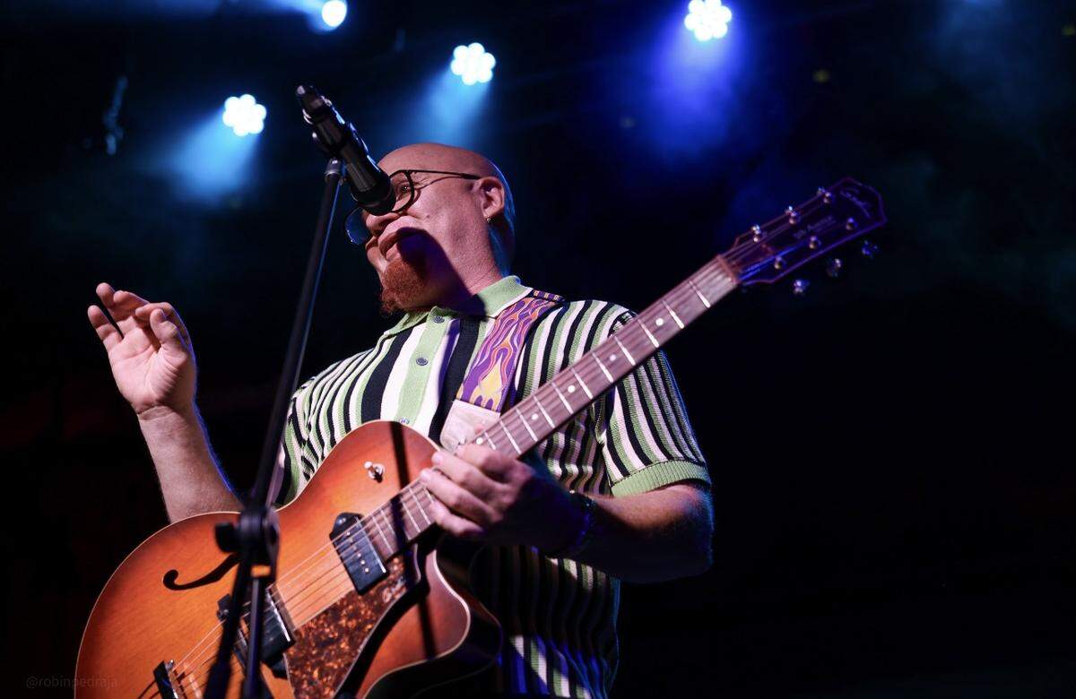 “Como muchos músicos cubanos de mi generación, tengo un gran bagaje de ritmos y sonidos”, dice el cantante.