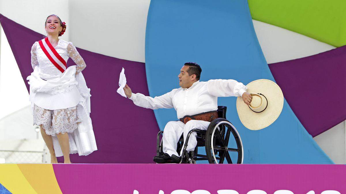 Escena del tradicional baile de la marinera peruano que de seguro tendrá protagonismo en la ceremonia inaugural de los VI Juegos Parapanamericanos.