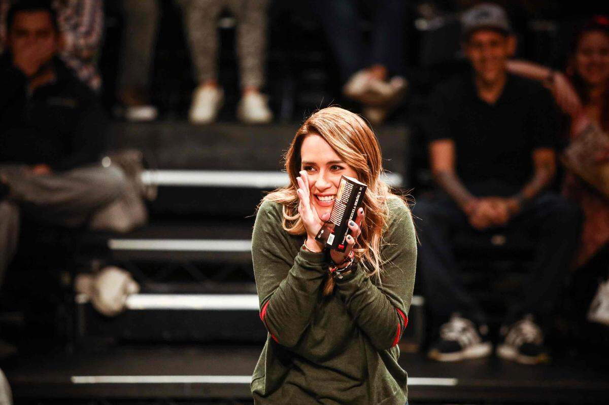 Erika de la Vega en un escena del unipersonal “Puras cosas maravillosas”.