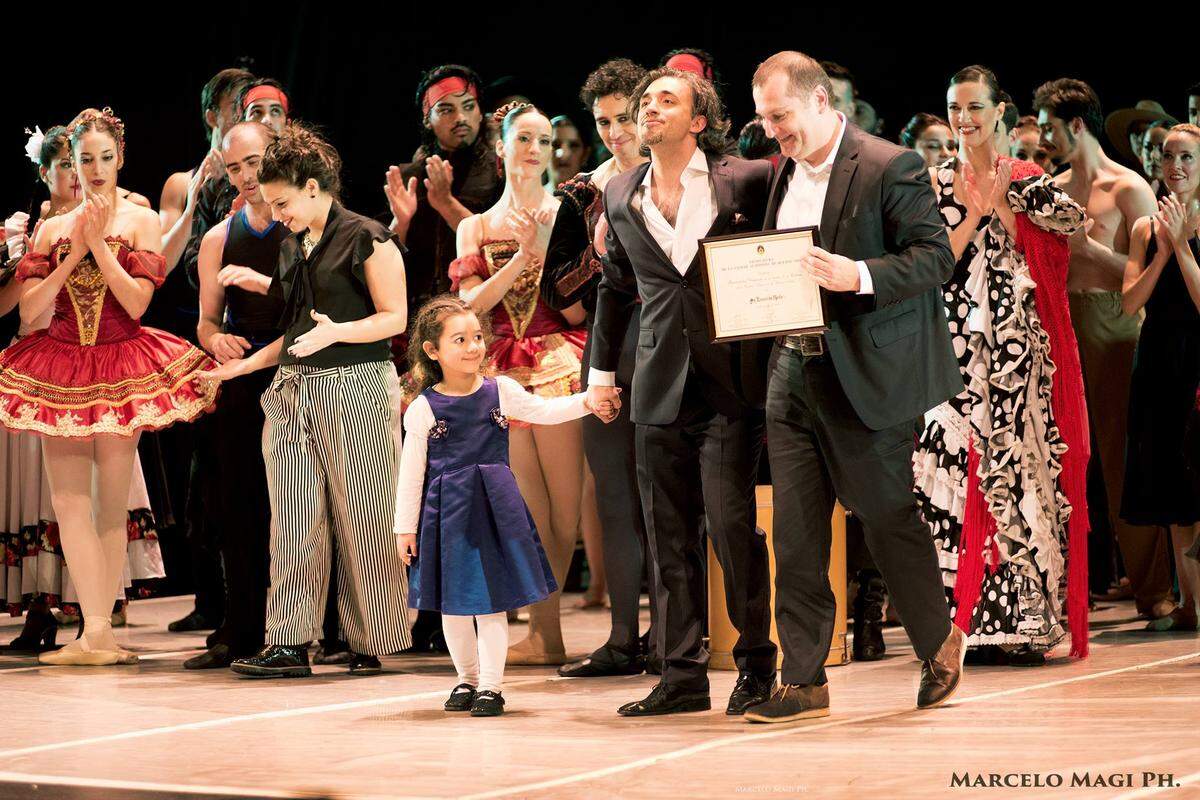 En 2016 Leonardo Reale fue nombrado Personalidad Destacada en el ámbito de la Cultura de la Ciudad Autónoma de Buenos Aires.