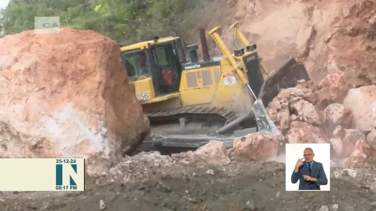 El terremoto del lunes 23 de diciembre cerca de Guamá, en Santiago de Cuba, provocó deslizamientos de enormes rocas de hasta 5 toneladas en una carretera que comunica con la provincia de Granma.