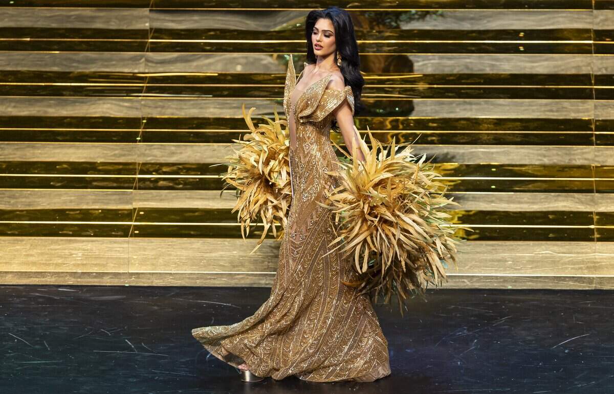 Lorena Suarez, representing Region Central, reacts on stage as she competes in the Miss Universe Cuba 2026 beauty pageant at the Dennis C. Moss Cultural Arts Center on Thursday, Aug. 20, 2026, in Cutler Bay, Fla.
